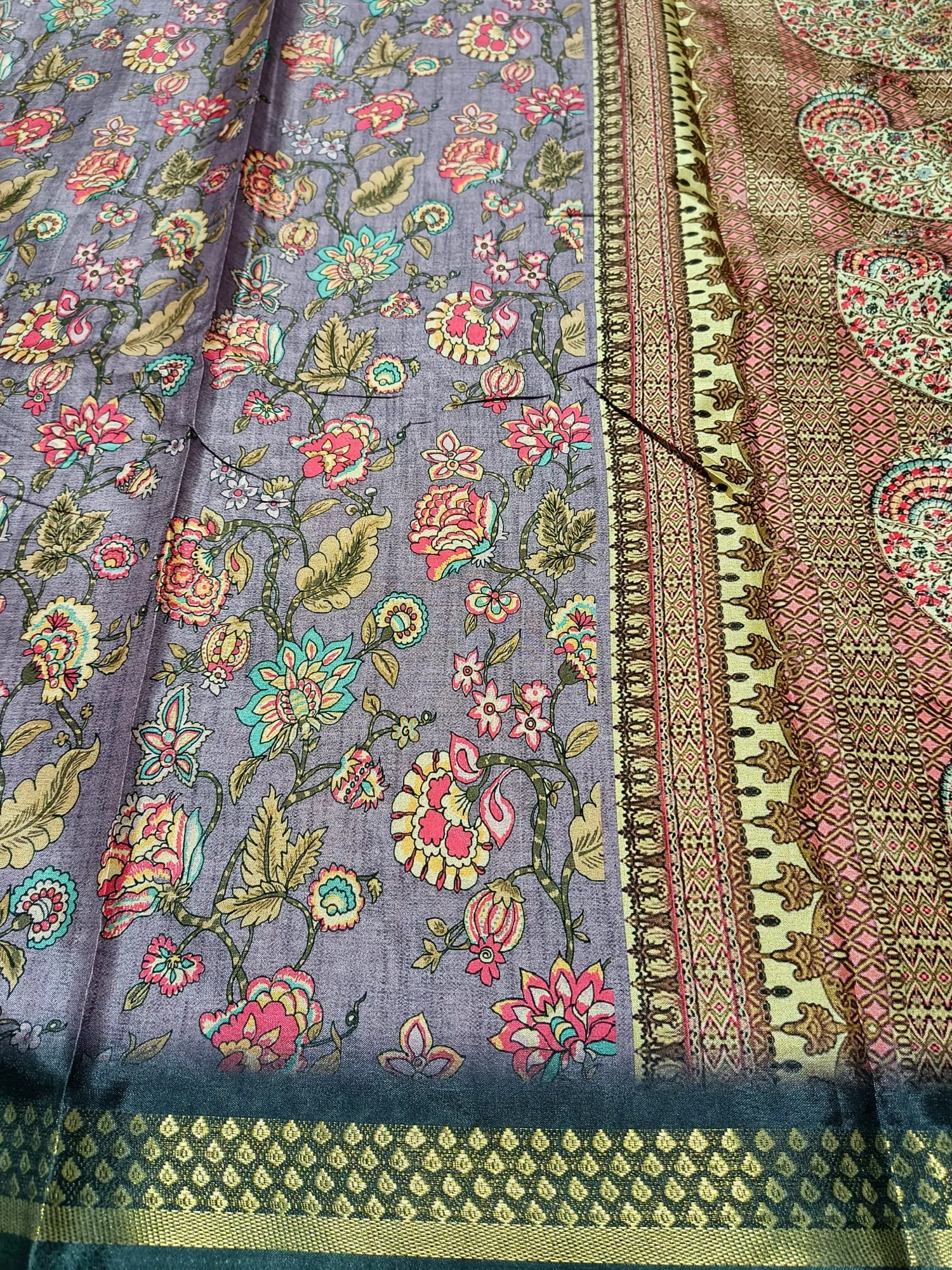 Contrast Border Digital Print Saree view 3