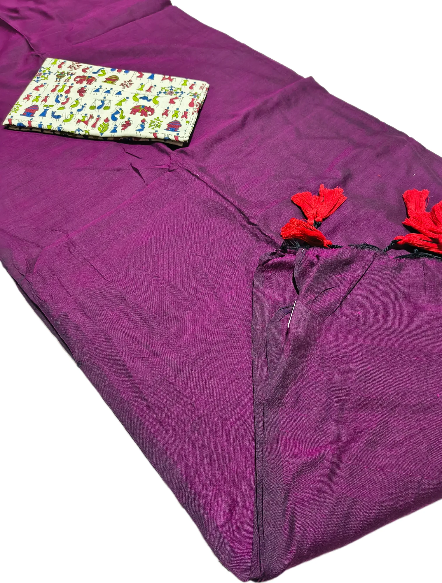 Khaddi Cotton Saree with Worli Print Blouse view 8