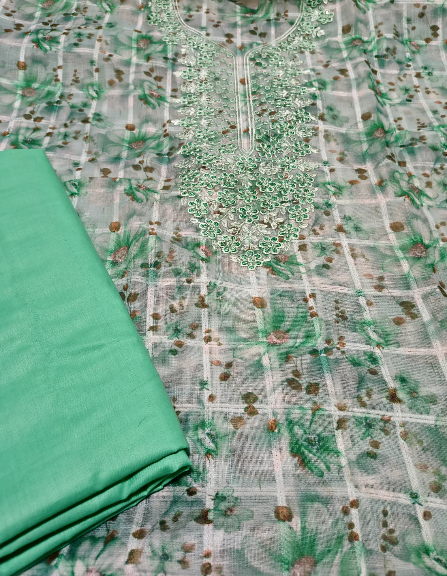 Printed Neck Embroidery Suit view 3