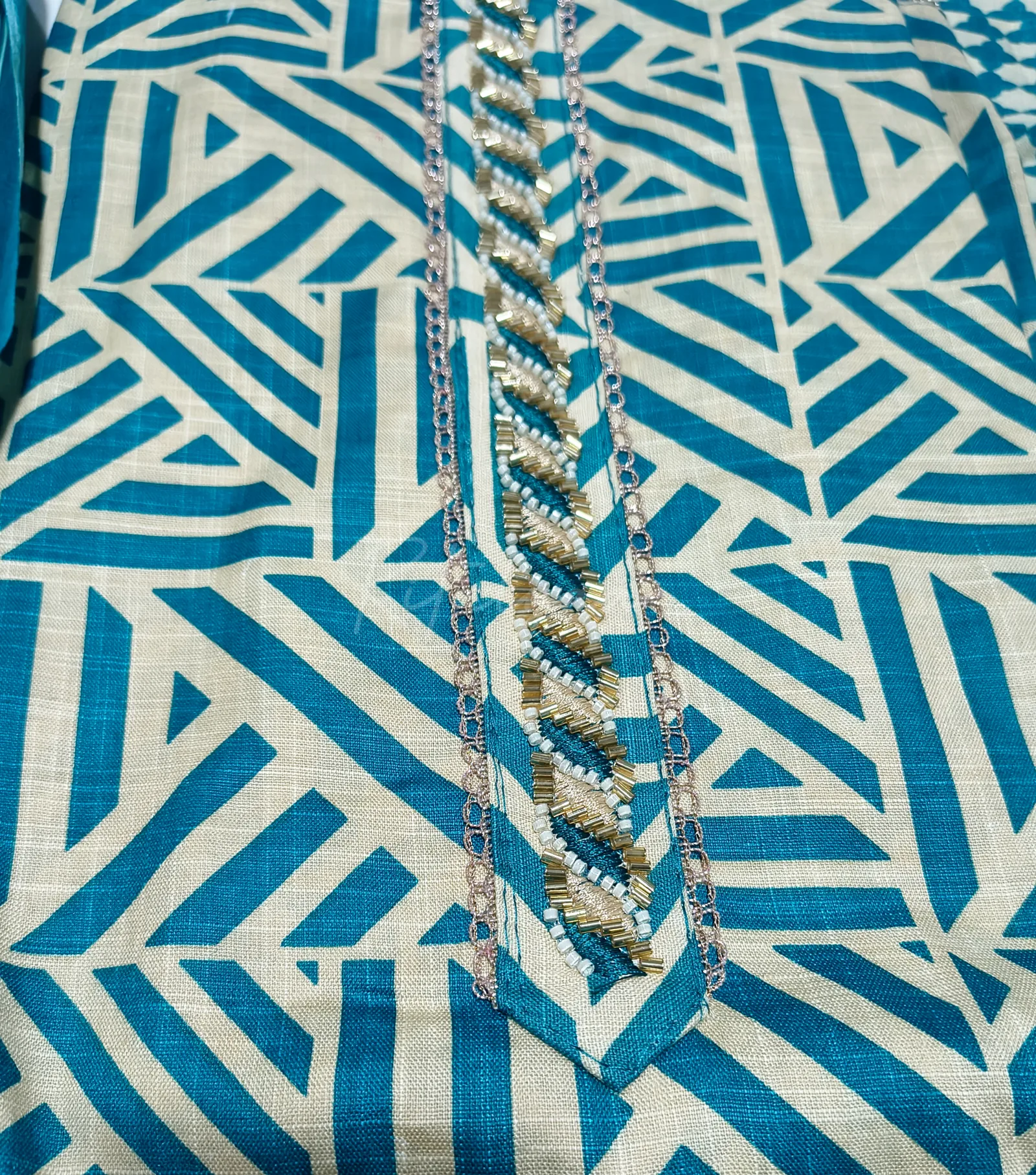 Printed Suit With Embroidery view 3