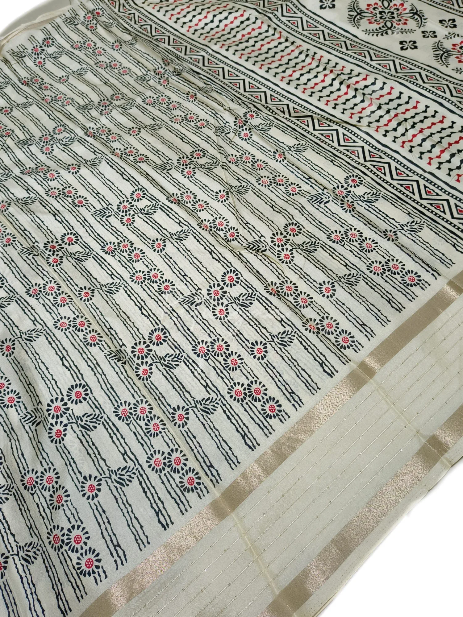 Modal Silk Uneven Stripe Print Saree view 2