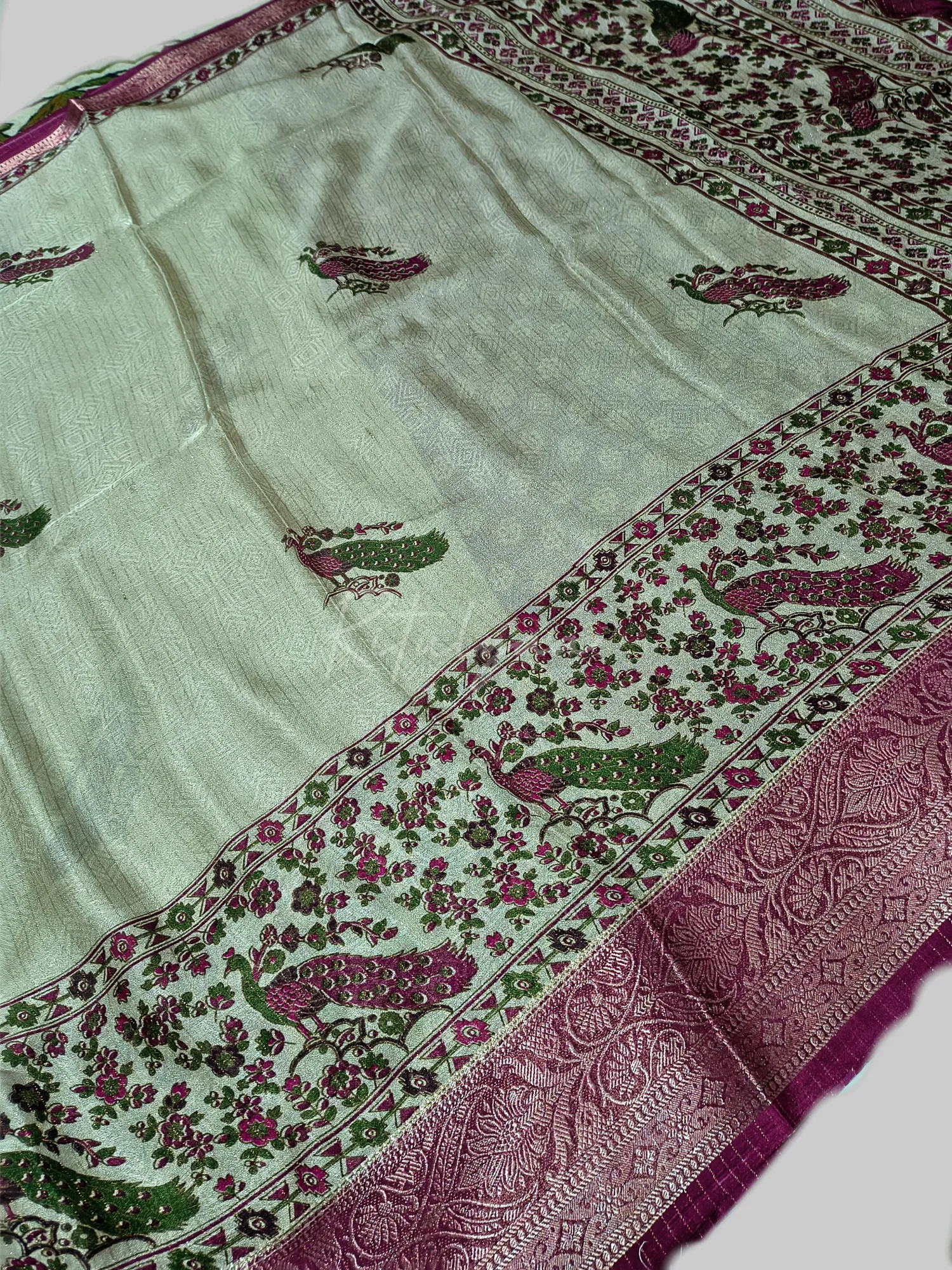 Printed Viscose Crepe Saree With Contrast Majenta Border view 2